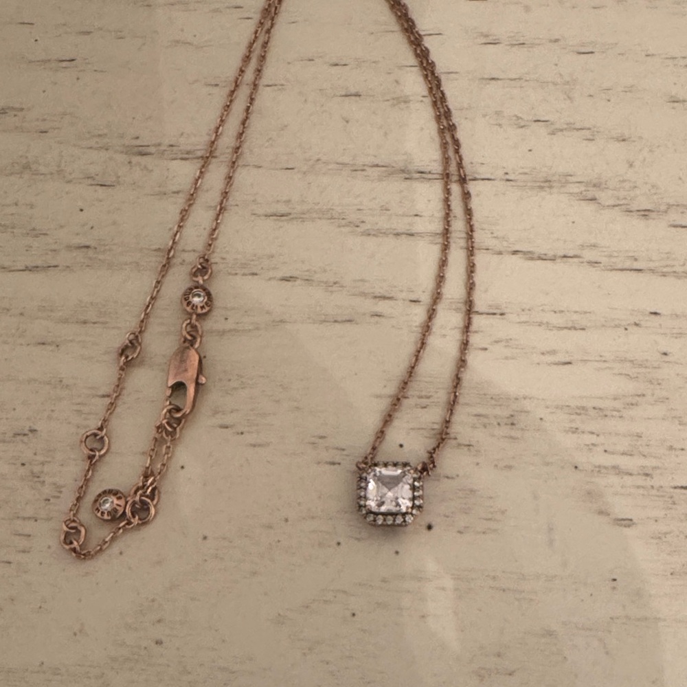 Henri Bendel rose gold pendant necklace - Picture 2 of 5